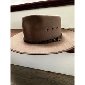 Akubra Hat - Australian Made Pure Fur felt- Cattleman FAWN -EUC  (no Wear)